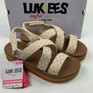 Muk Luks Lukees Joyful Expression Cream Sandals Size 10 Cushioned Light NWT